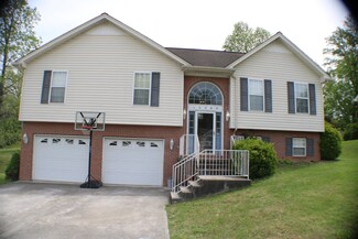 825 S 28th St, Middlesboro, KY 40965