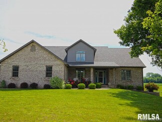 6630 Coolidge Dr, Cantrall, IL 62625