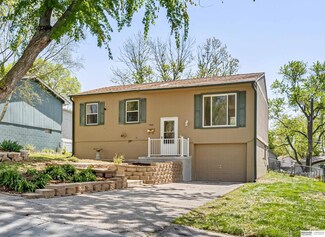7505 Elizabeth St, La Vista, NE 68128