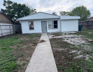 4517 Nicholson St, Corpus Christi, TX 78415