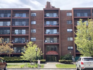 2 Summit Dr Unit 36, Reading, MA 01867