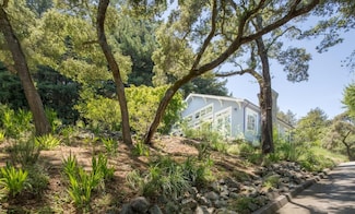 40 Tripp Ct, Woodside, CA 94062