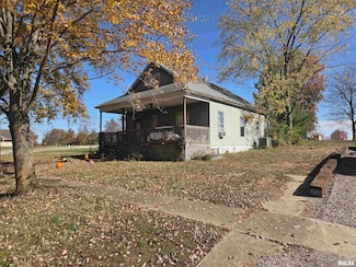 205 S 2nd St, Dahlgren, IL 62828