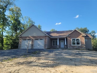 8835WATER Gaskin Rd, Clay, NY 13041