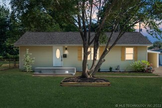 207 W 42nd St, Sand Springs, OK 74063