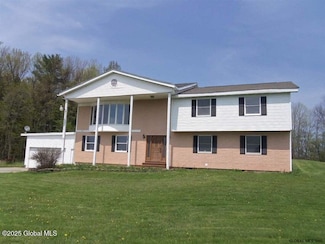 203 Columbia Rd, Sprakers, NY 12166