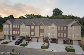 1664 Pinecroft Ln, Howell, MI 48855