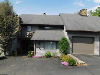 302 Lakeview Dr, Morgantown, WV 26508