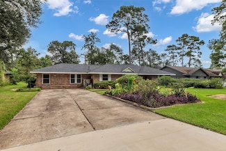 1302 Chestnut Ridge Rd, Kingwood, TX 77339