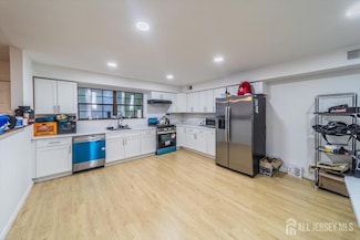 36 Henry St, Edison, NJ 08820