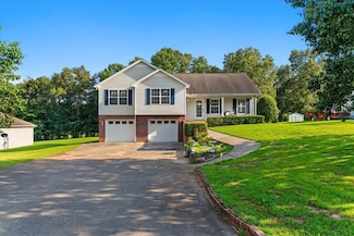 146 N Star Dr, Chatsworth, GA 30705