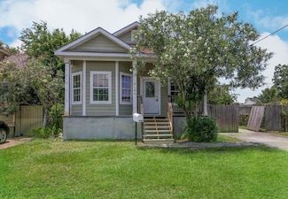 5106 Baccich St, New Orleans, LA 70122