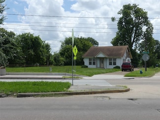 7713 Airline Dr, Houston, TX 77037