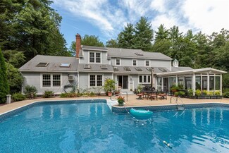 7 Humes Ct, Stratham, NH 03885