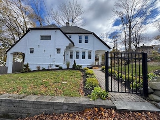 909 High St Unit 1, Fall River, MA 02720