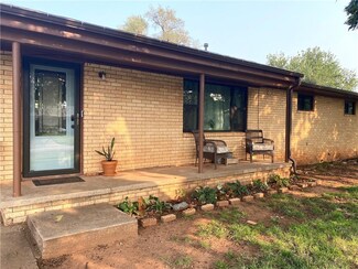 406 S 5th St, Hammon, OK 73650