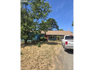 120 SW Brantley Dr, Winston, OR 97496