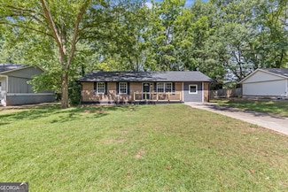 8221 Queens Dr, Jonesboro, GA 30238
