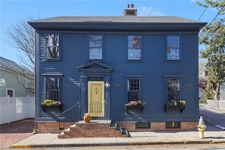 42 Second St, Newport, RI 02840