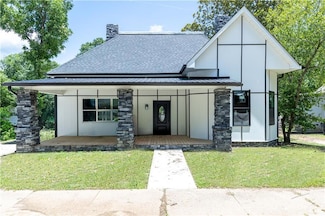 302 1st St SE, La Fayette, AL 36862