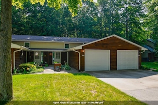3668 S Timber Trail Unit 3, Suamico, WI 54173