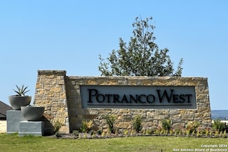 273 Lawrence Dr, Castroville, TX 78009