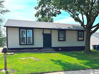 2625 W 55th St, Davenport, IA 52806