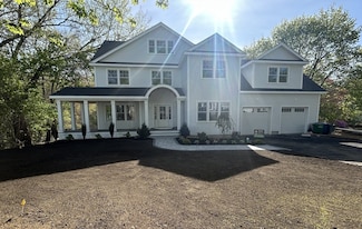 41 Winter St, Reading, MA 01867