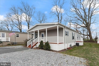 212 Amber Cir, New Holland, PA 17557