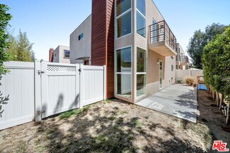 9237 Wakefield Ave Unit 7, Panorama City, CA 91402