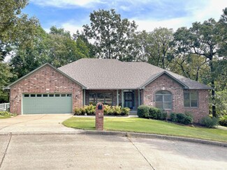 5 Hunter Ct, Little Rock, AR 72211