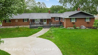 2112 Morrish Rd, Flushing, MI 48433