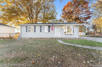 26628 Emma Ave, Flat Rock, MI 48134