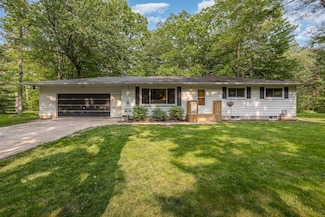 117 S Oaklawn Dr, Midland, MI 48640