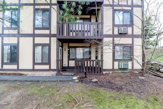 27 Rollingwood Dr, Brookfield, CT 06804