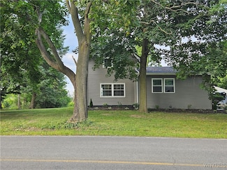 3312 E Pleasant Dr, Hamburg, NY 14075