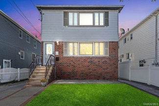 454 Beach 122nd St, Rockaway Park, NY 11694