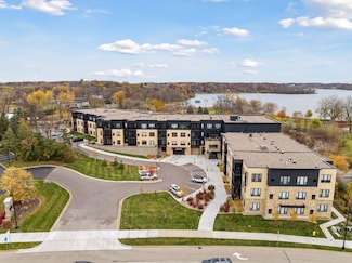 1948 W Wayzata Blvd Unit 114, Long Lake, MN 55356