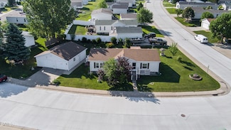 1703 N Valley Loop, Bismarck, ND 58503