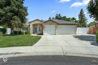 304 Windsor Park Dr, Bakersfield, CA 93311