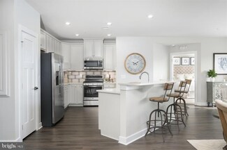 9249 Angelica Ln Unit 303, Frederick, MD 21704