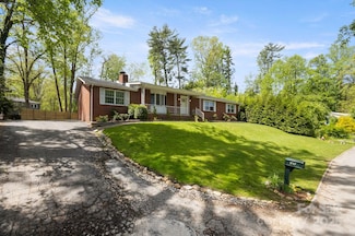 1727 Meadowbrook Terrace, Hendersonville, NC 28791