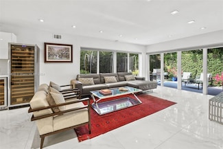4456 Alton Rd, Miami Beach, FL 33140