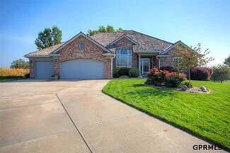 17806 Sawgrass Cir, Omaha, NE 68136