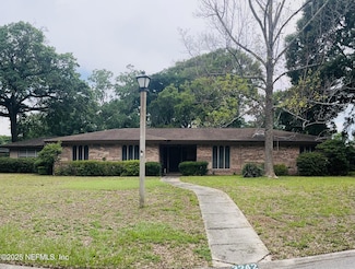 3242 Hermitage Rd E, Jacksonville, FL 32277