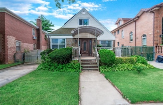 5640 Francis Lewis Blvd, Oakland Gardens, NY 11364