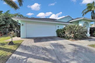 5270 NW Mayfield Ln, Port Saint Lucie, FL 34983