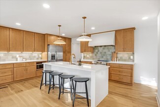 614 Skyview Dr, Nashville, TN 37206