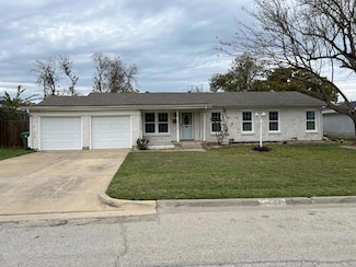 6761 Manor Dr, North Richland Hills, TX 76180