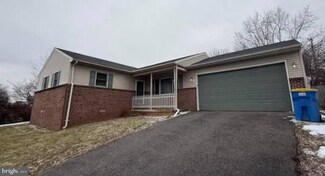 335 Donna Ln, York, PA 17403